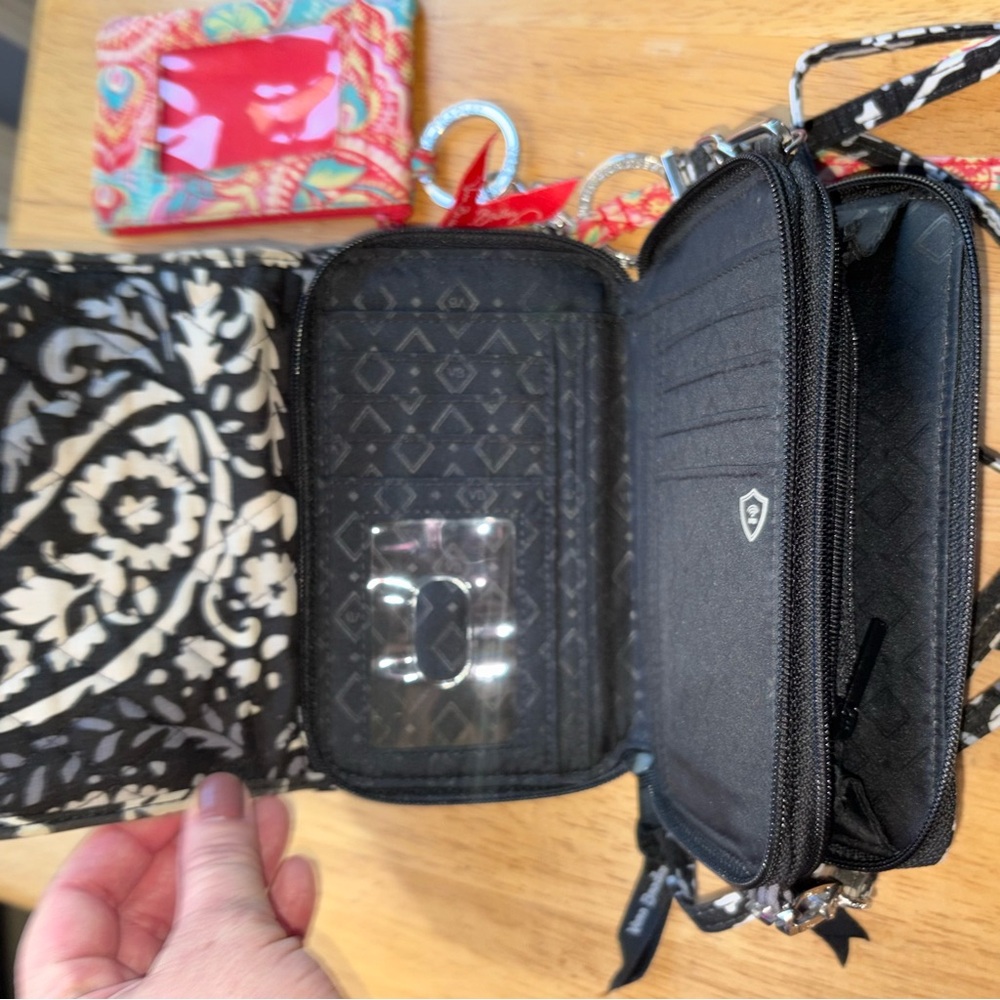 Vera Bradley Black and White Floral Crossbody Bag with Colorful ID Holder - Picture 4 of 12